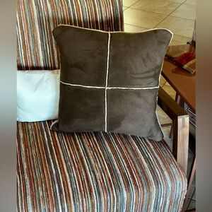 Pottery Barn 18”x18” Brown & Tan suede & Sherpa like fabric. CLEAN